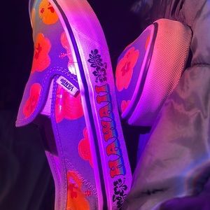 They are Hawaii vans and they have flowers